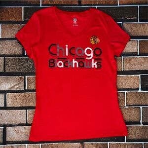 NWOT Chicago Blackhawks tee women’s
Size small red